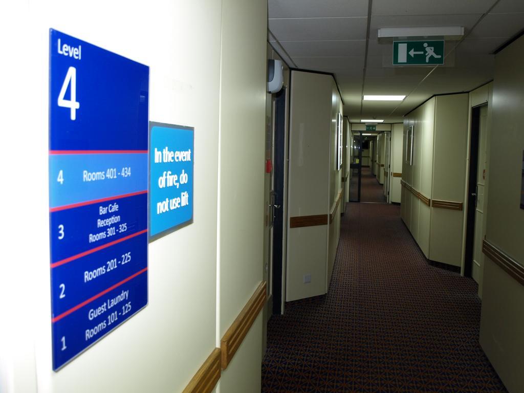 247Hotel.Com Oldham Kültér fotó